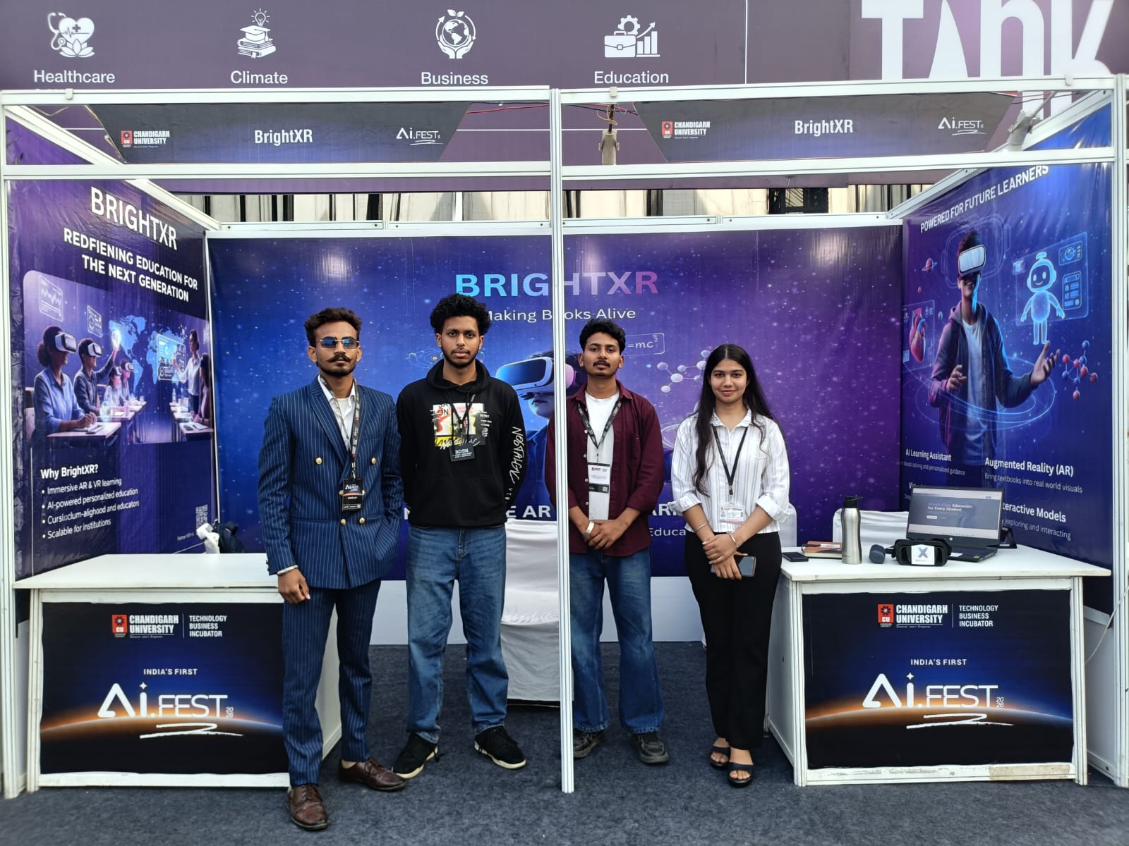 Students experiencing BrightXR demos at AI Fest